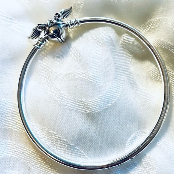 ✨ NWT Harry Potter Golden Snitch Bangle Bracelet - Picture 4 of 12